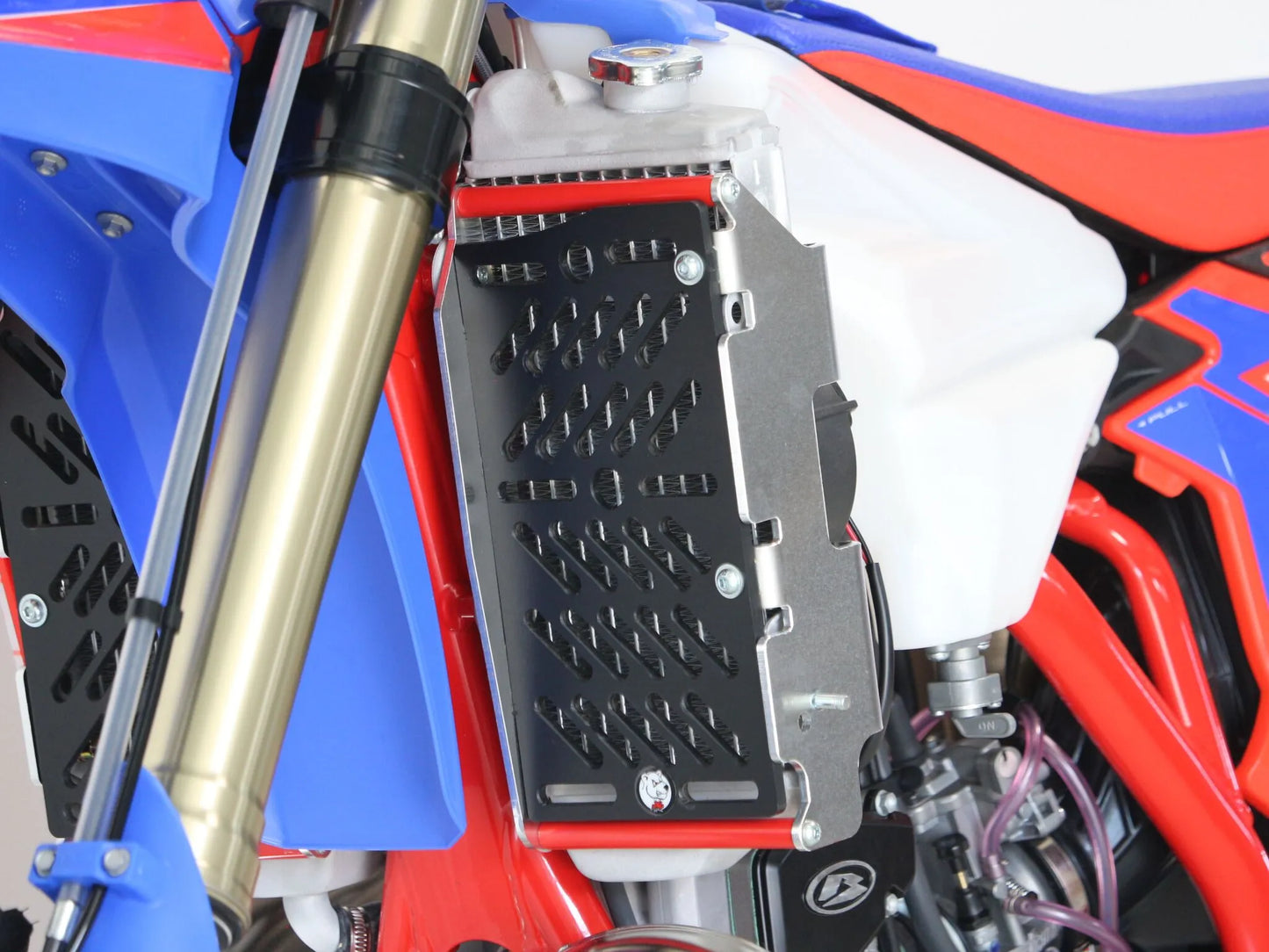 XTREM RADIATOR GUARDS BETA