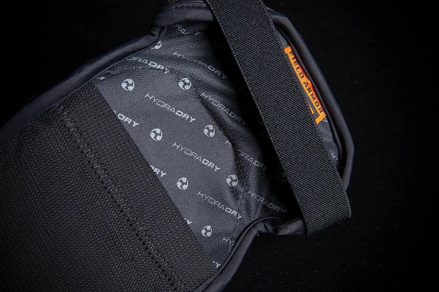 ELBOW FIELD ARMR3 BK S/M