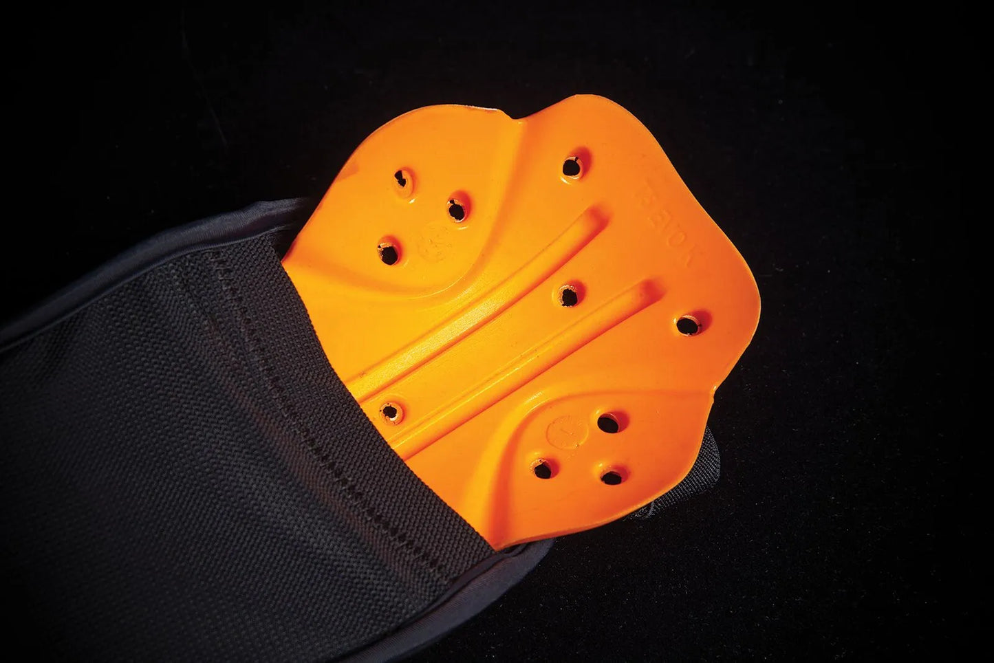 ELBOW FIELD ARMR3 BK S/M